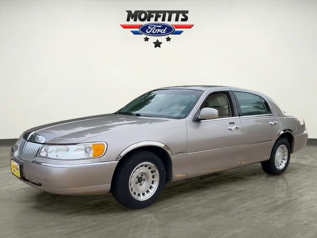 2000 LINCOLN Town Car