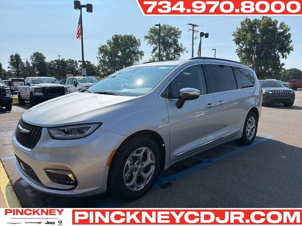 2023 CHRYSLER Pacifica