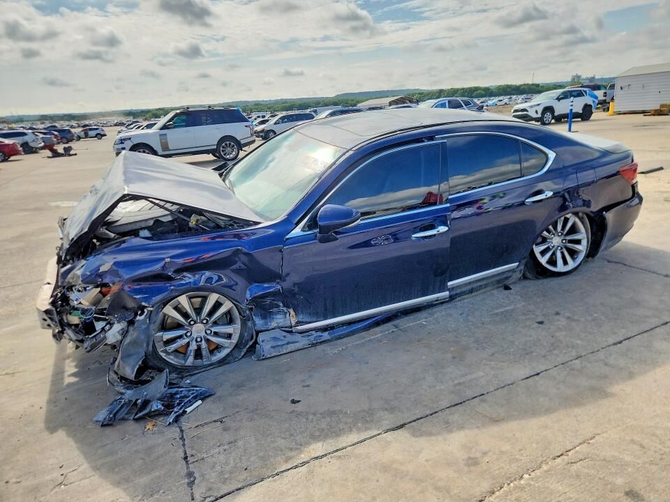 2013 LEXUS LS