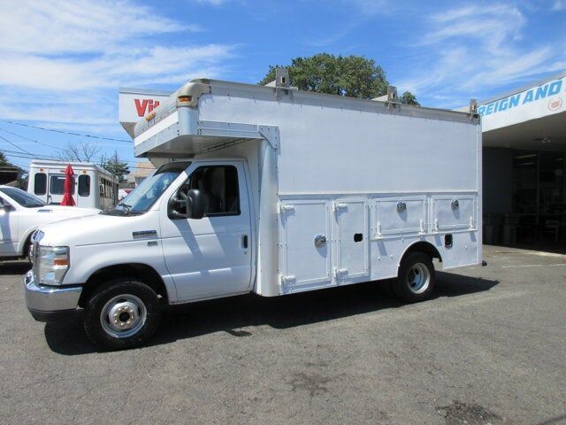 2016 FORD E-350