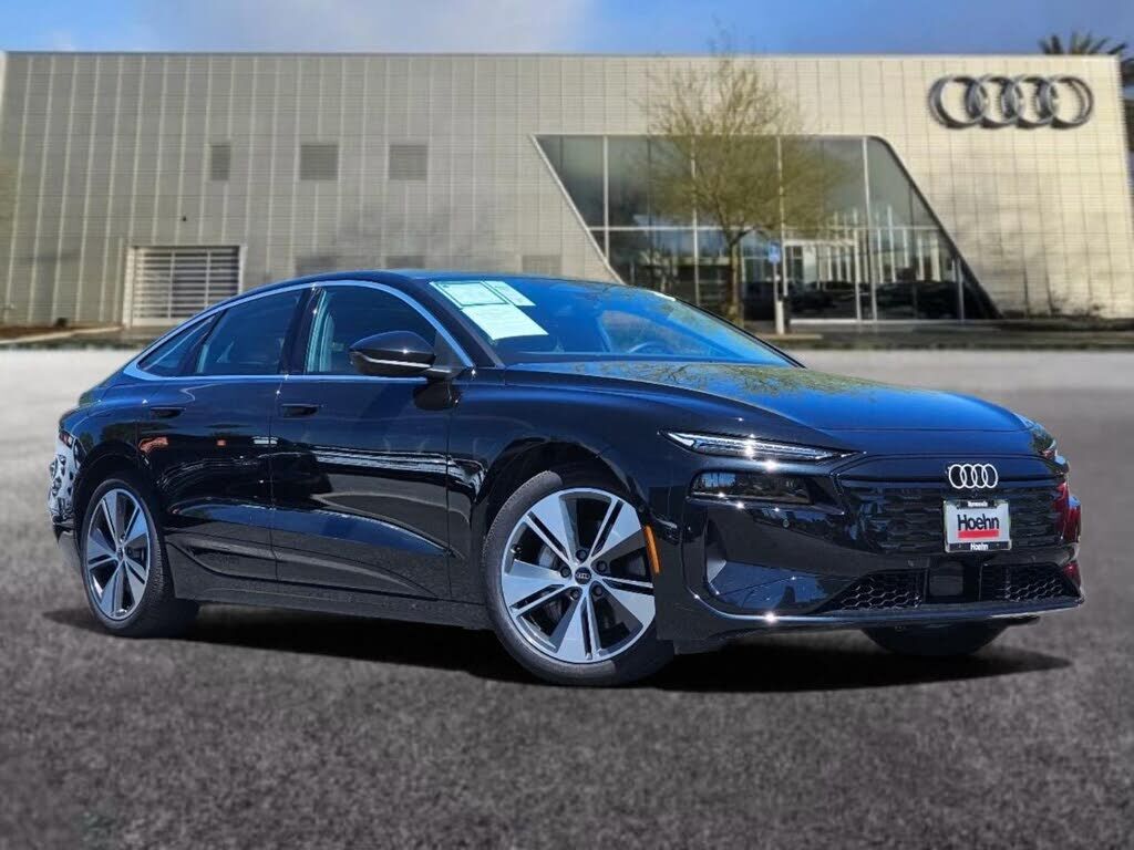2024 AUDI Q8