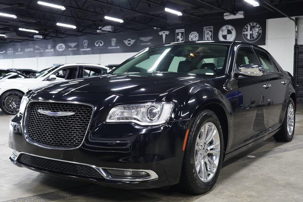 2017 CHRYSLER 300
