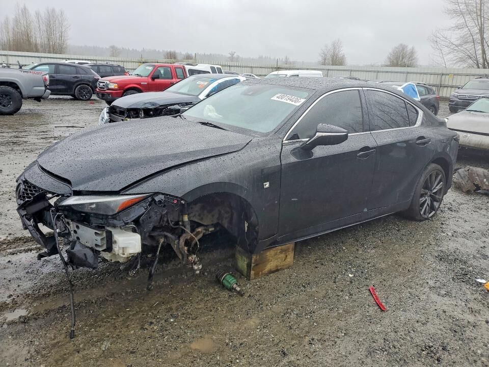2021 LEXUS IS