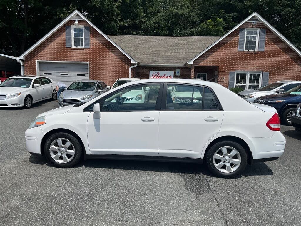 2010 NISSAN Versa