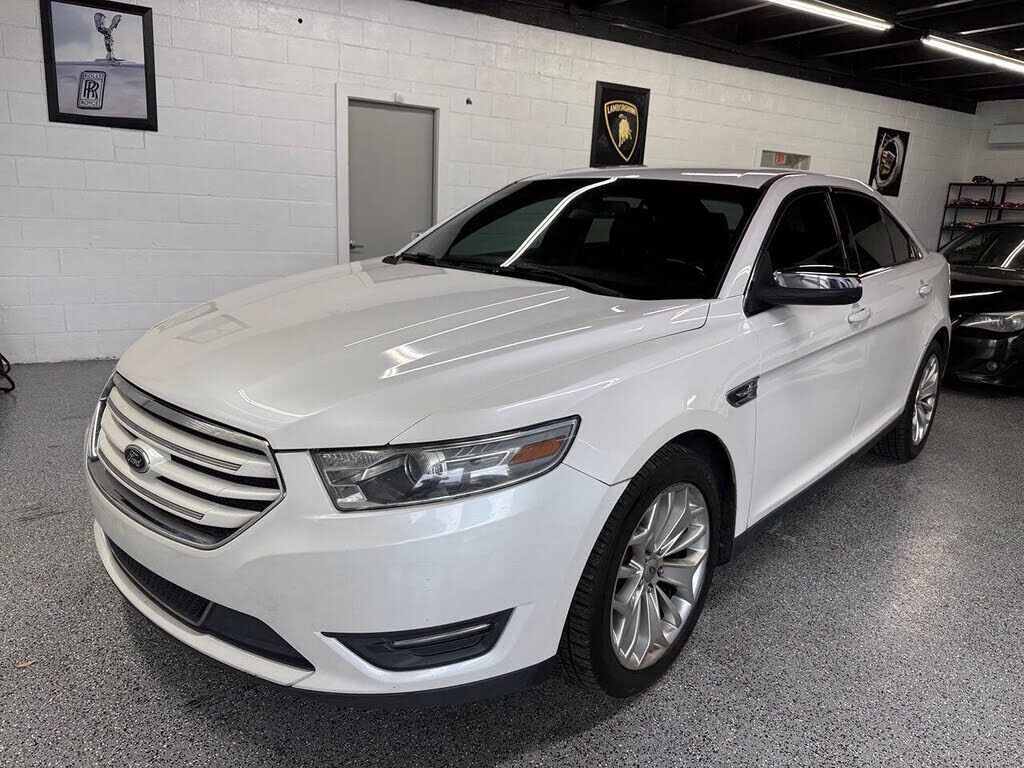 2013 FORD Taurus