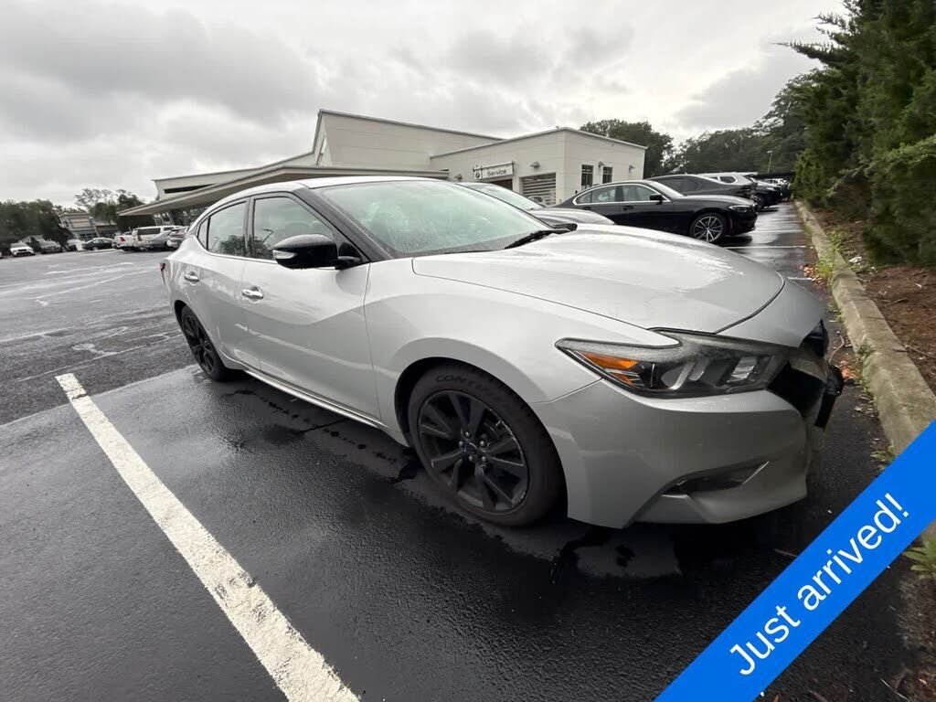 2017 NISSAN Maxima