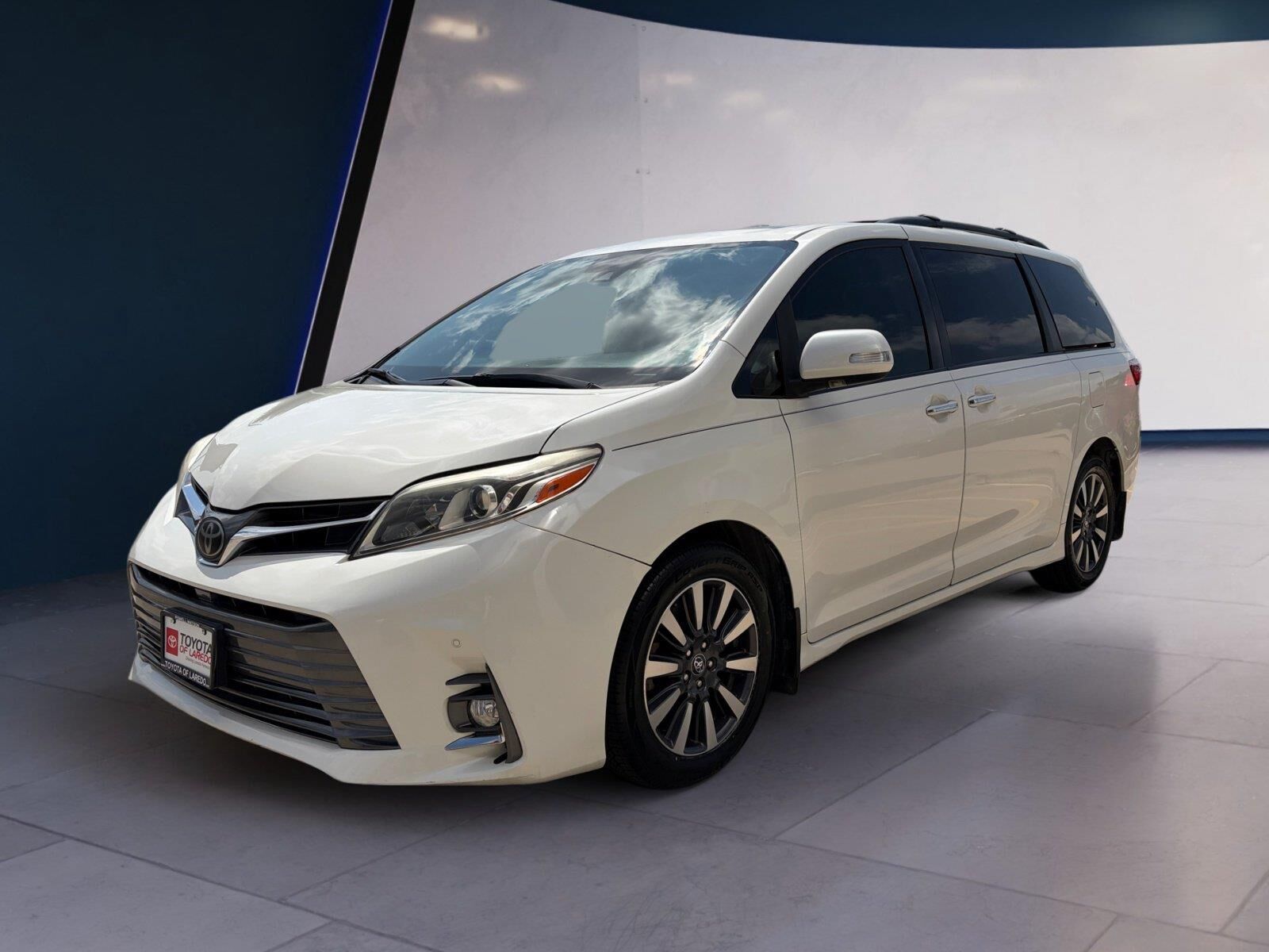 2018 TOYOTA Sienna