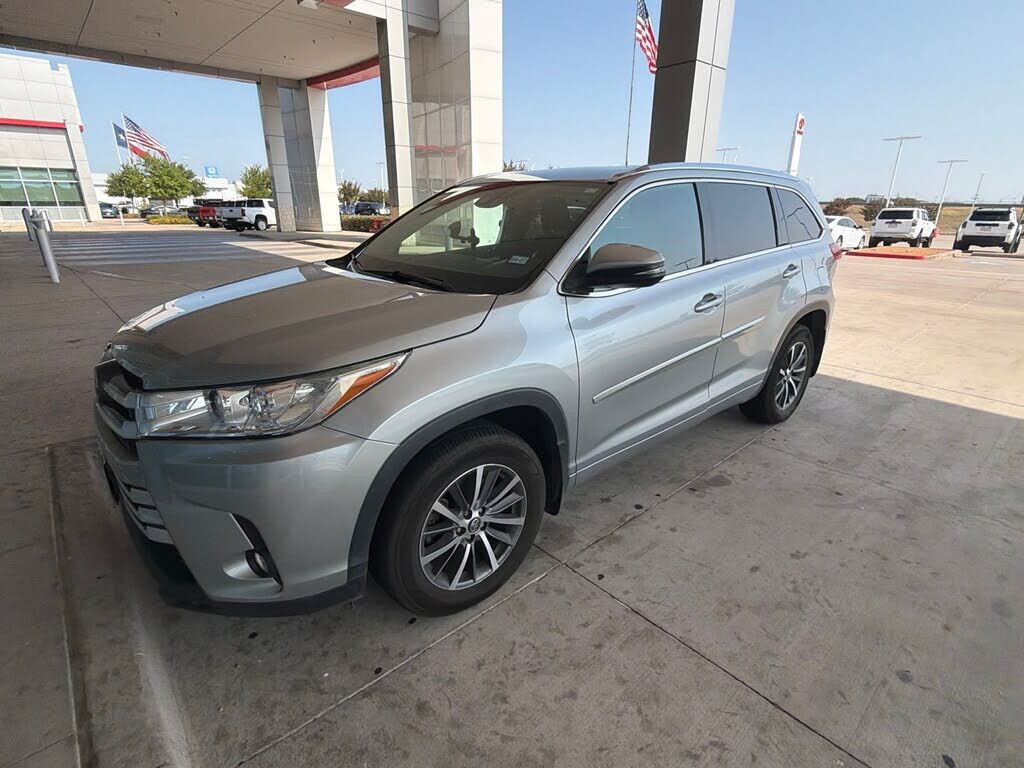 2018 TOYOTA Highlander