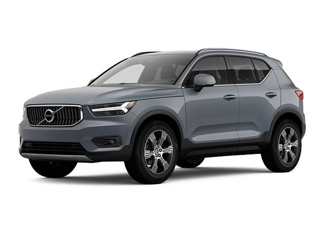 2022 VOLVO XC40