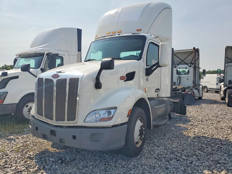 2018 PETERBILT 579