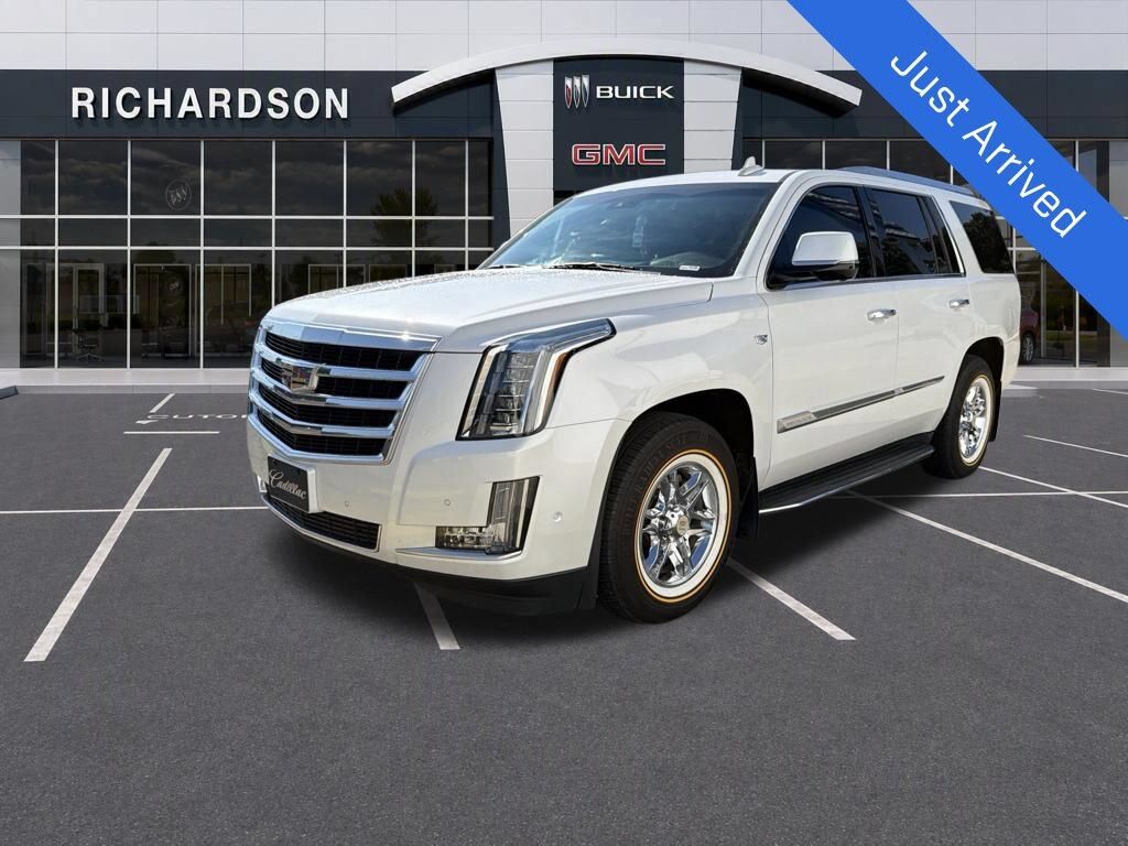 2017 CADILLAC Escalade