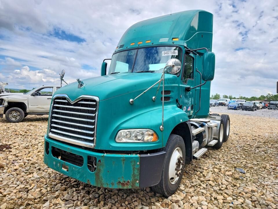 2015 MACK CXU