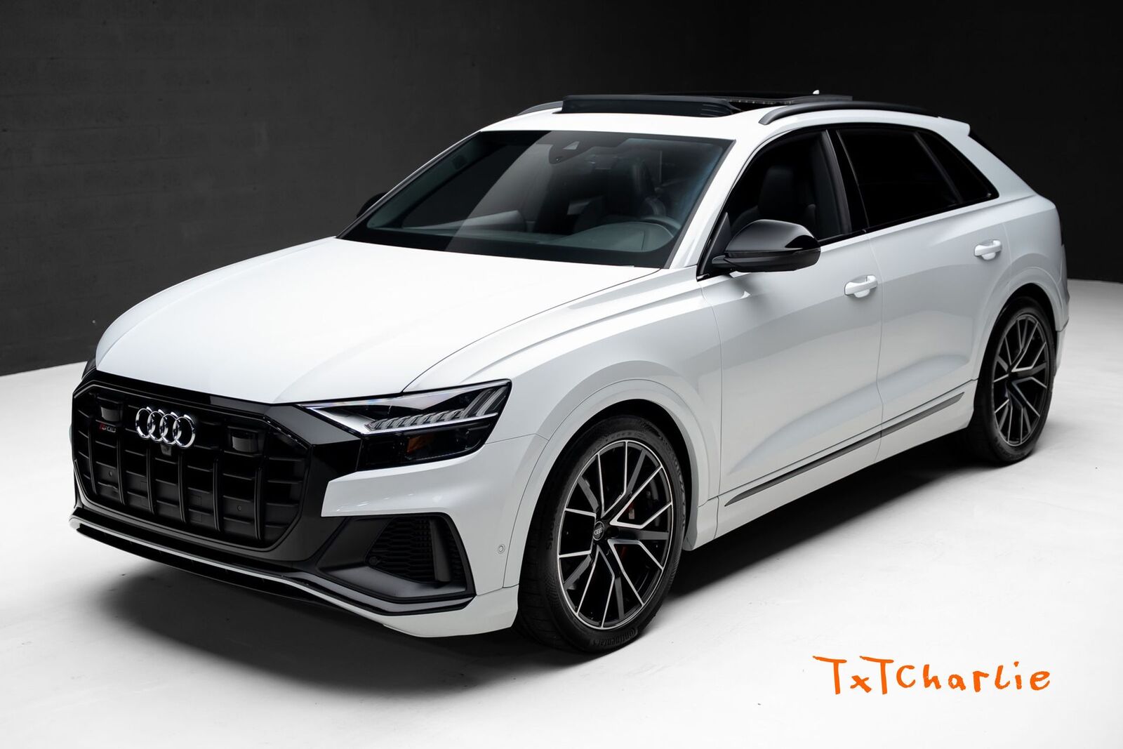 2022 AUDI SQ8