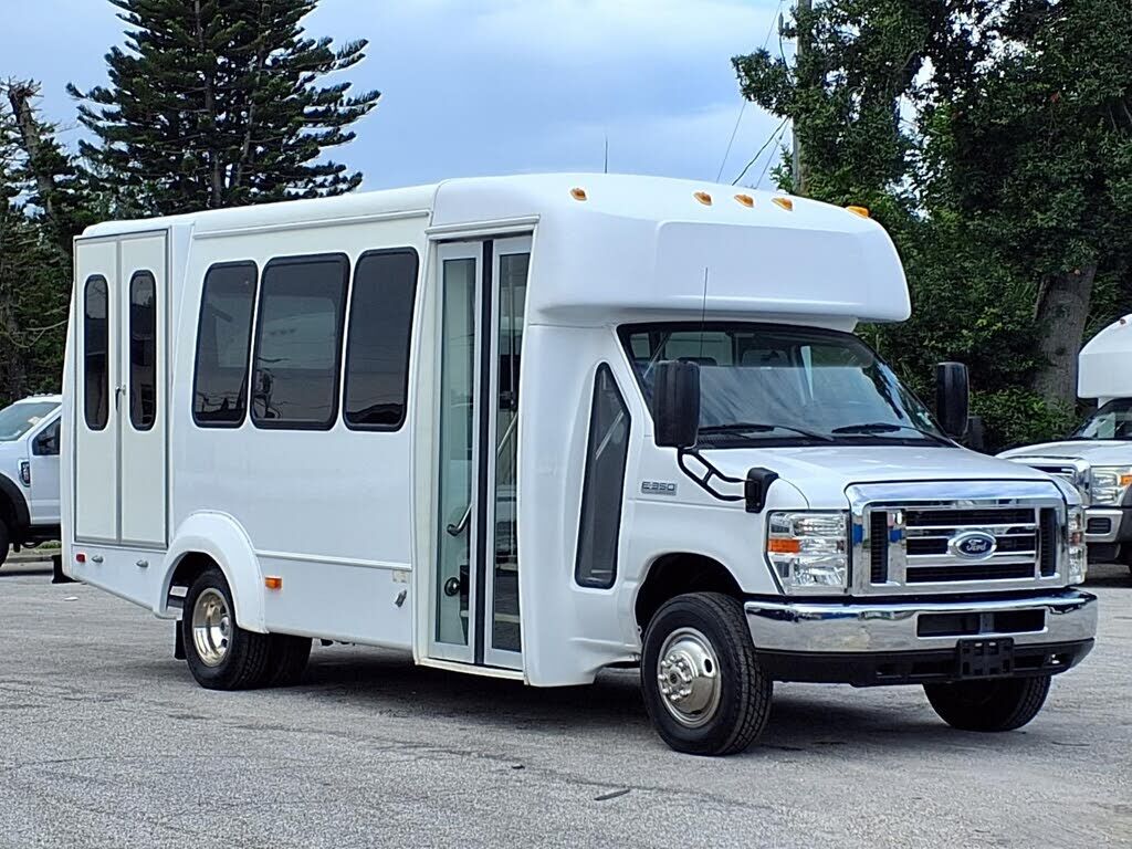 2019 FORD E-350