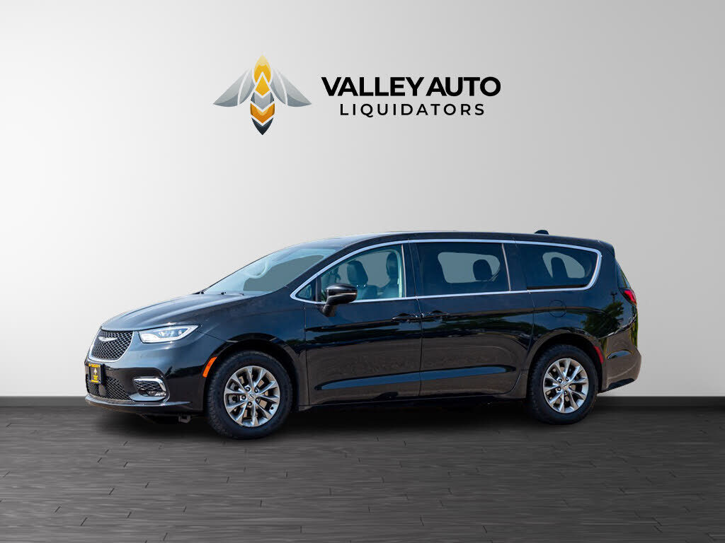 2023 CHRYSLER Pacifica