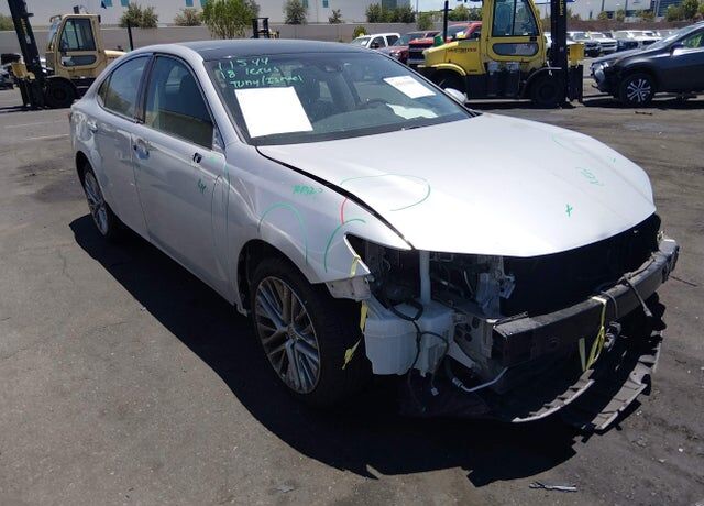 2018 LEXUS ES