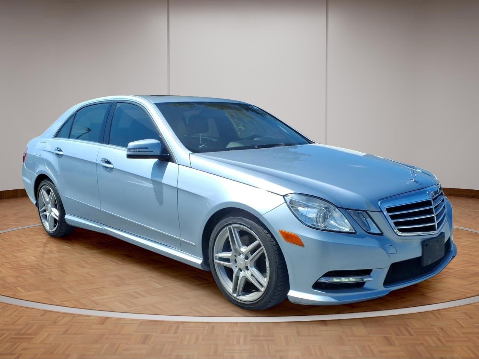 2013 MERCEDES-BENZ E-Class