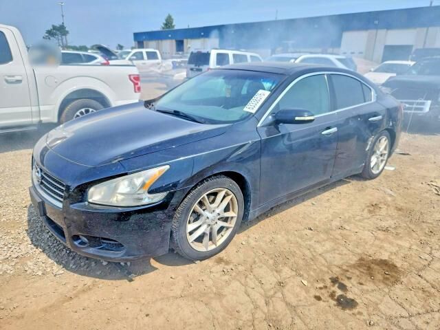 2010 NISSAN Maxima
