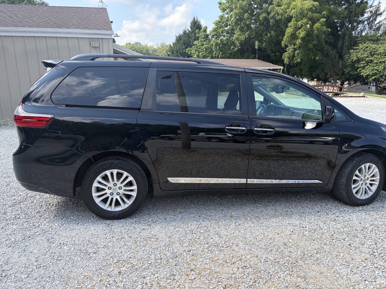2017 TOYOTA Sienna