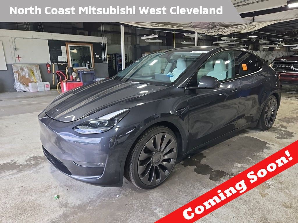 2024 TESLA Model Y