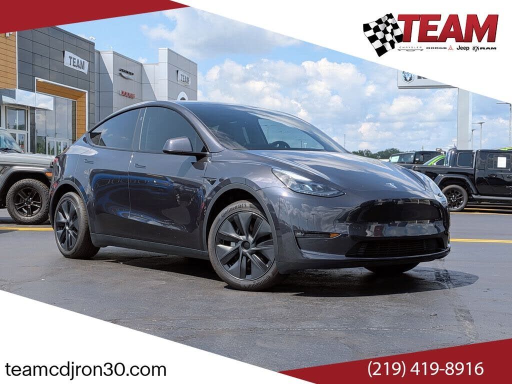 2024 TESLA Model Y