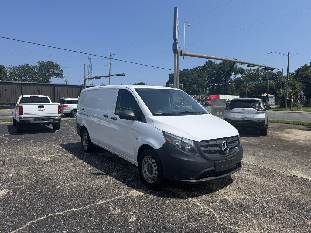 2018 MERCEDES-BENZ METRIS