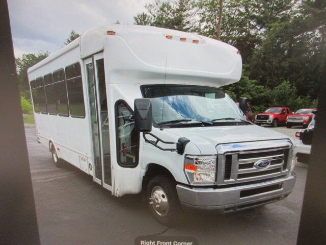2018 FORD E-450