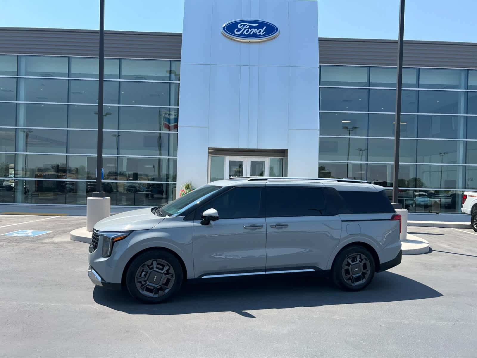 2025 KIA Carnival