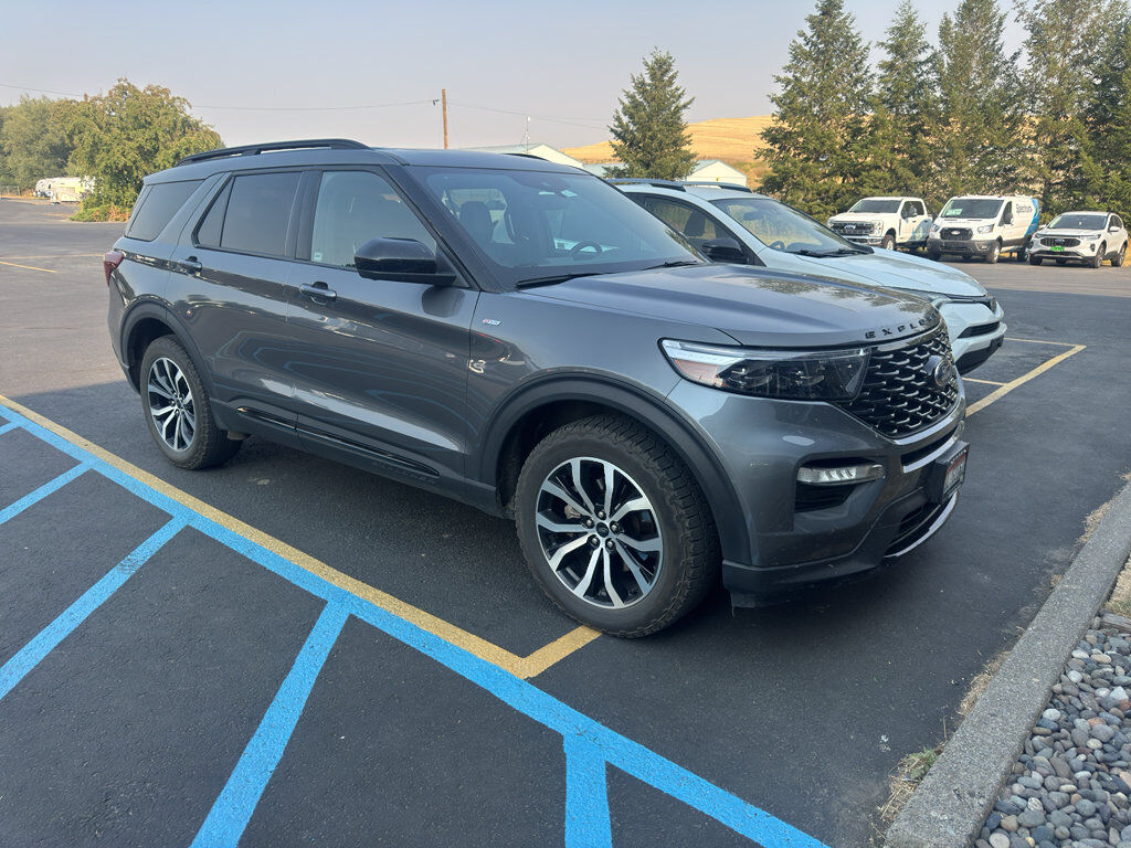 2023 FORD Explorer