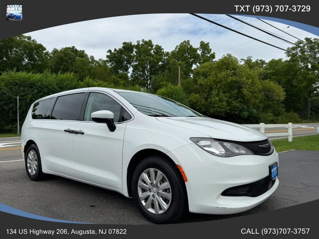 2021 CHRYSLER Voyager