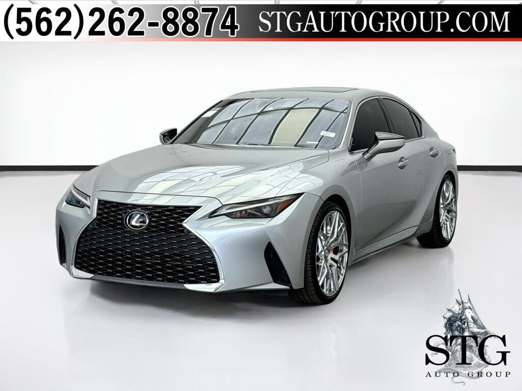 2022 LEXUS IS