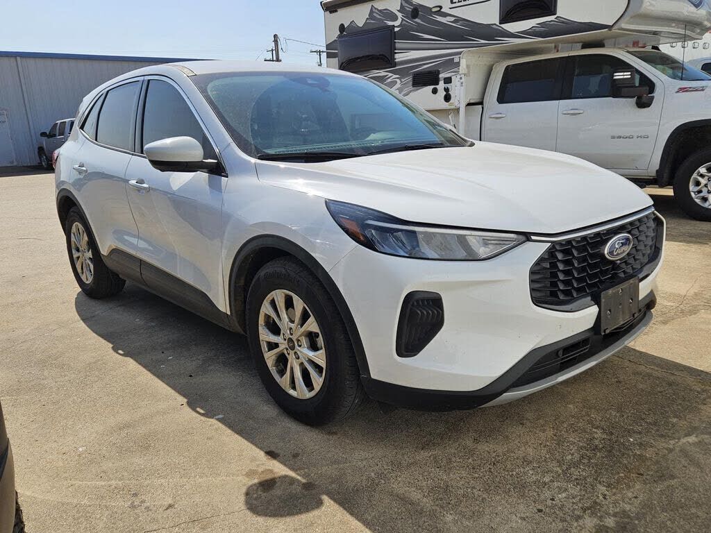 2024 FORD Escape