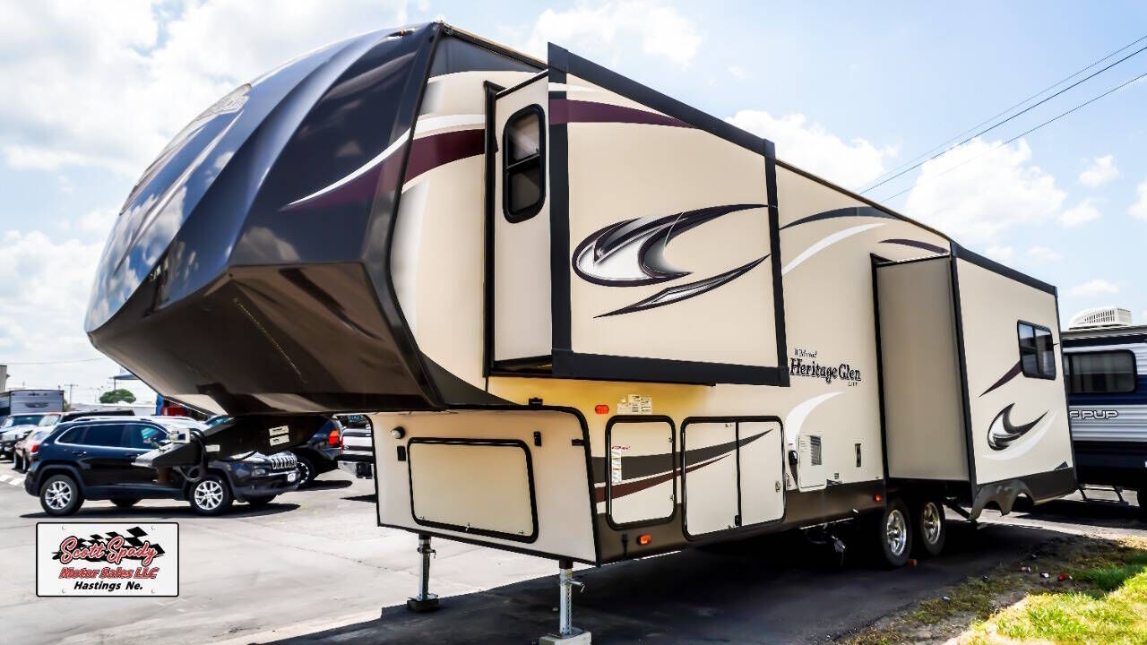 2015 FOREST RIVER Wildwood Laminated Towables