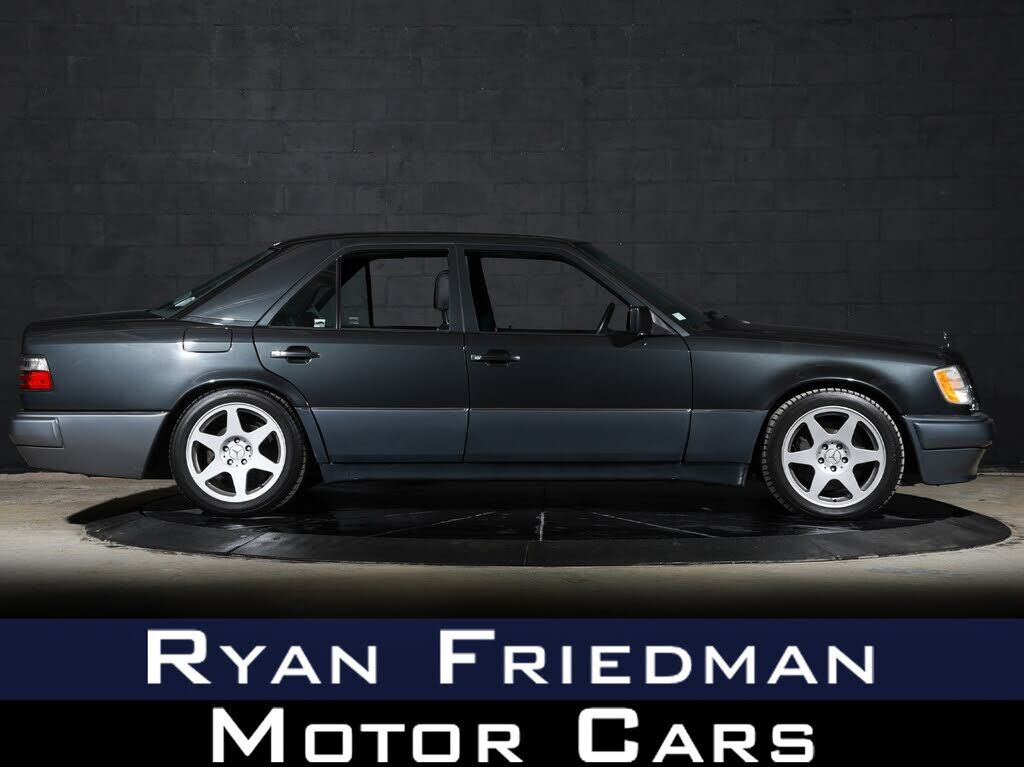 1994 MERCEDES-BENZ E-Class