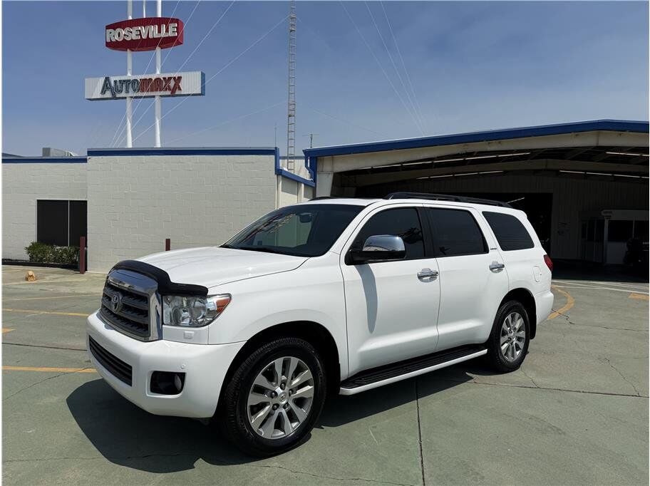 2016 TOYOTA Sequoia