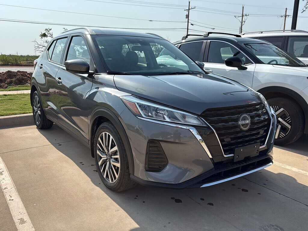 2024 NISSAN Kicks