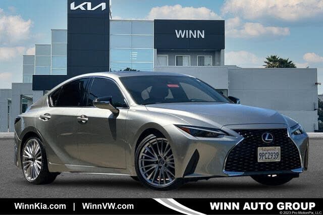 2022 LEXUS IS