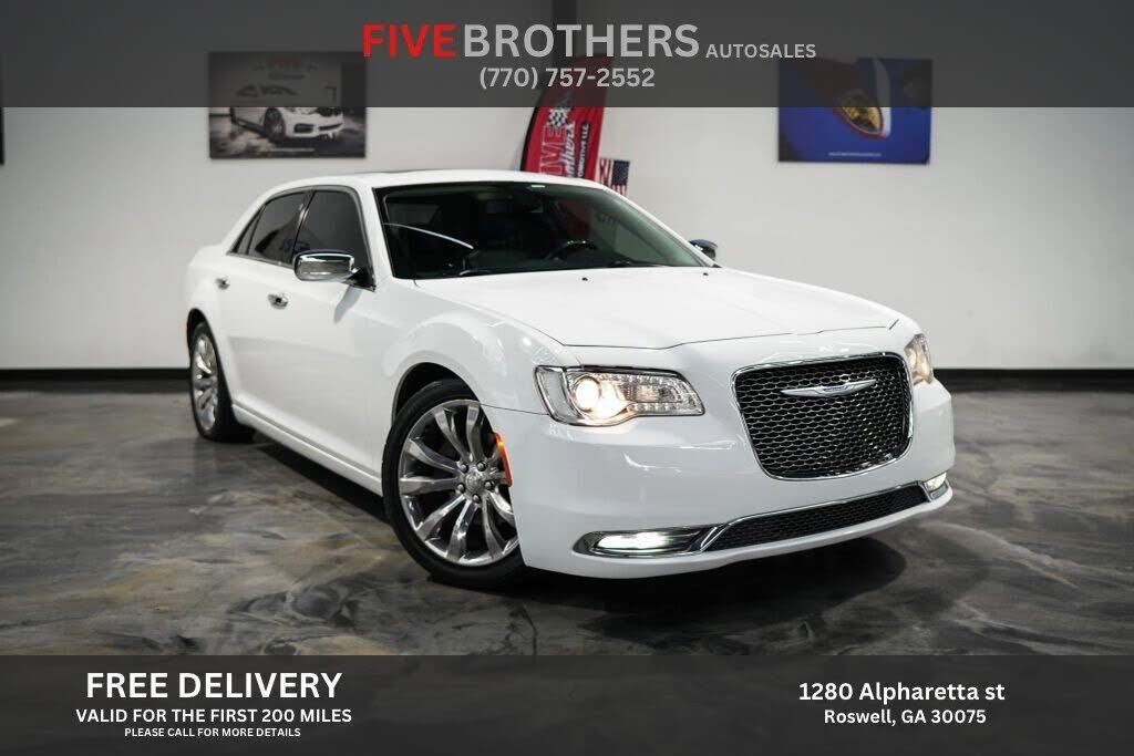 2019 CHRYSLER 300