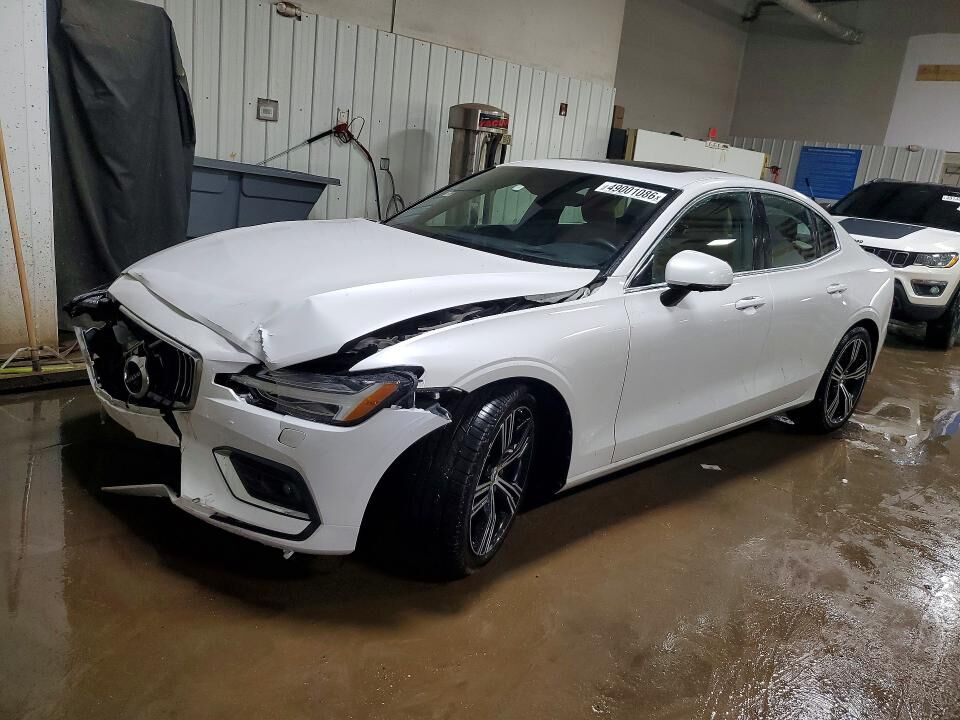 2019 VOLVO S60