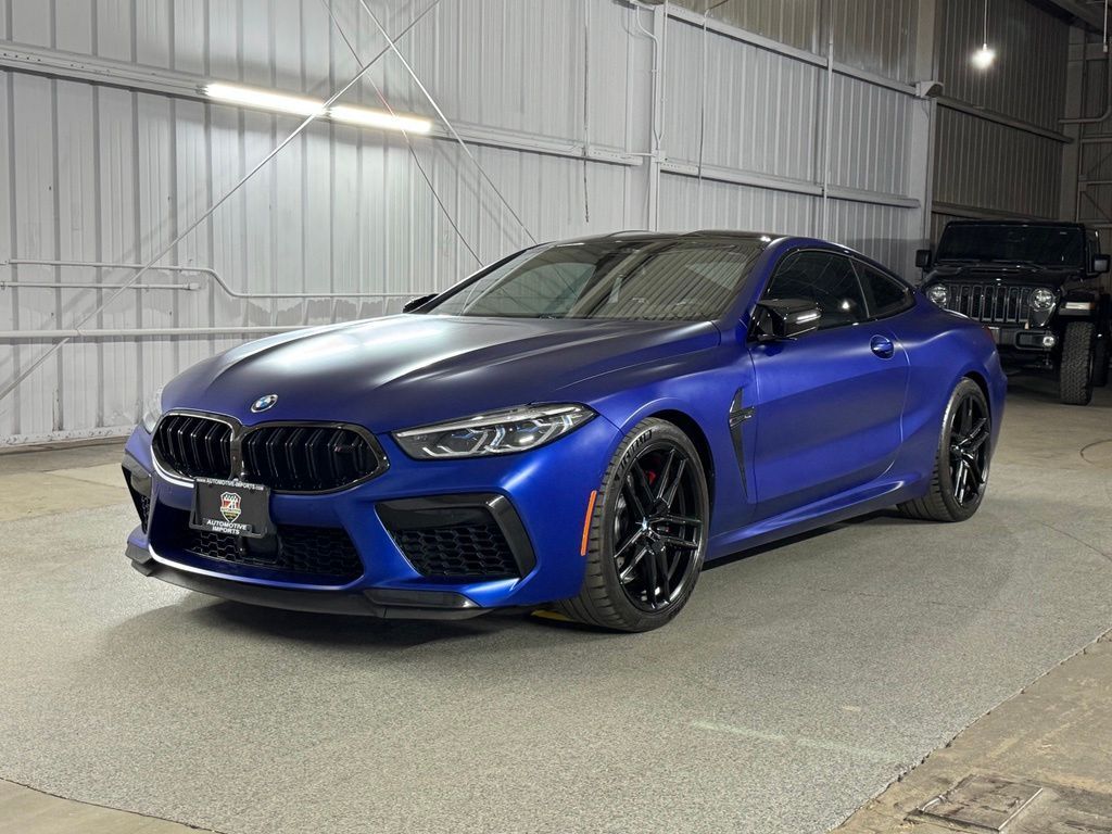2022 BMW M8