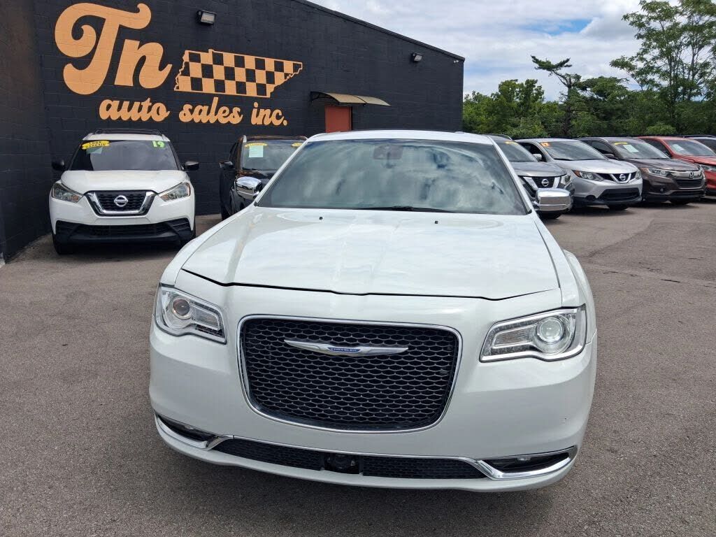 2019 CHRYSLER 300