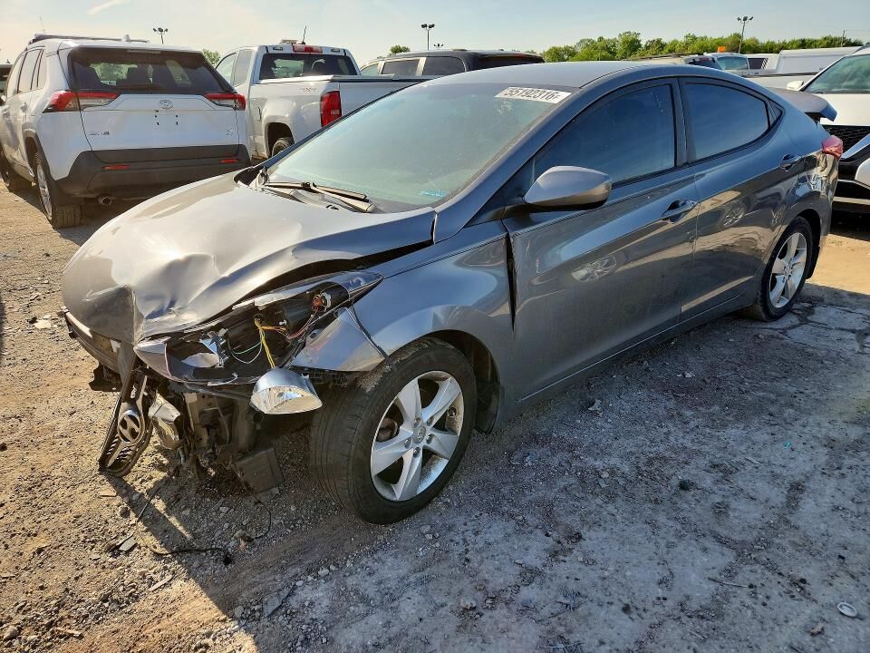 2013 HYUNDAI Elantra