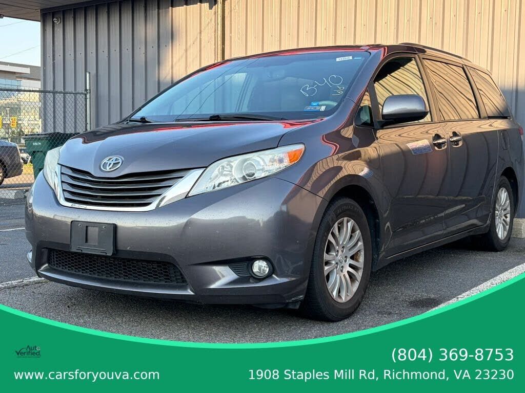 2011 TOYOTA Sienna