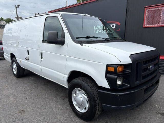 2013 FORD E-250
