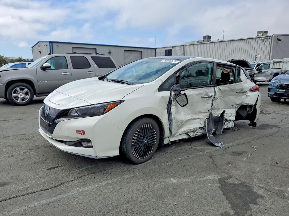 2024 NISSAN Leaf
