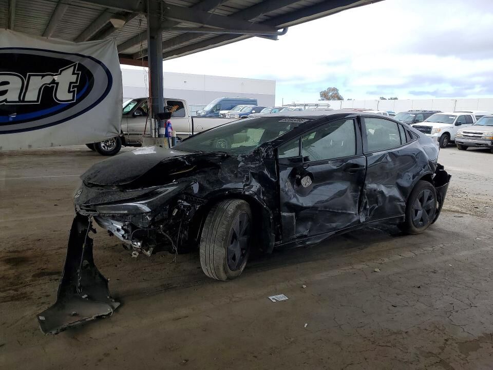 2024 TOYOTA PRIUS