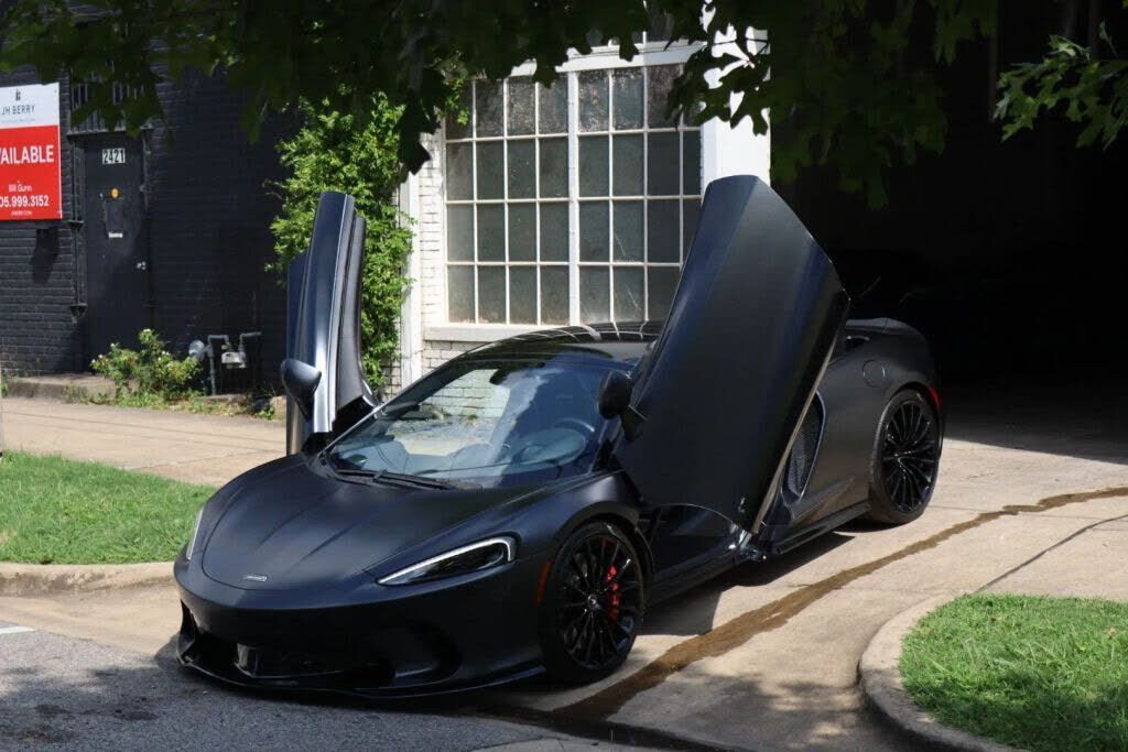 2023 MCLAREN GT