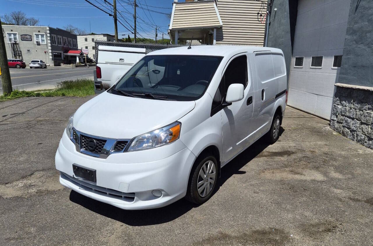 2017 NISSAN NV200