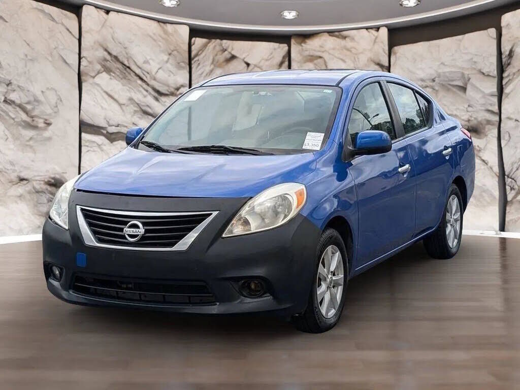 2012 NISSAN Versa