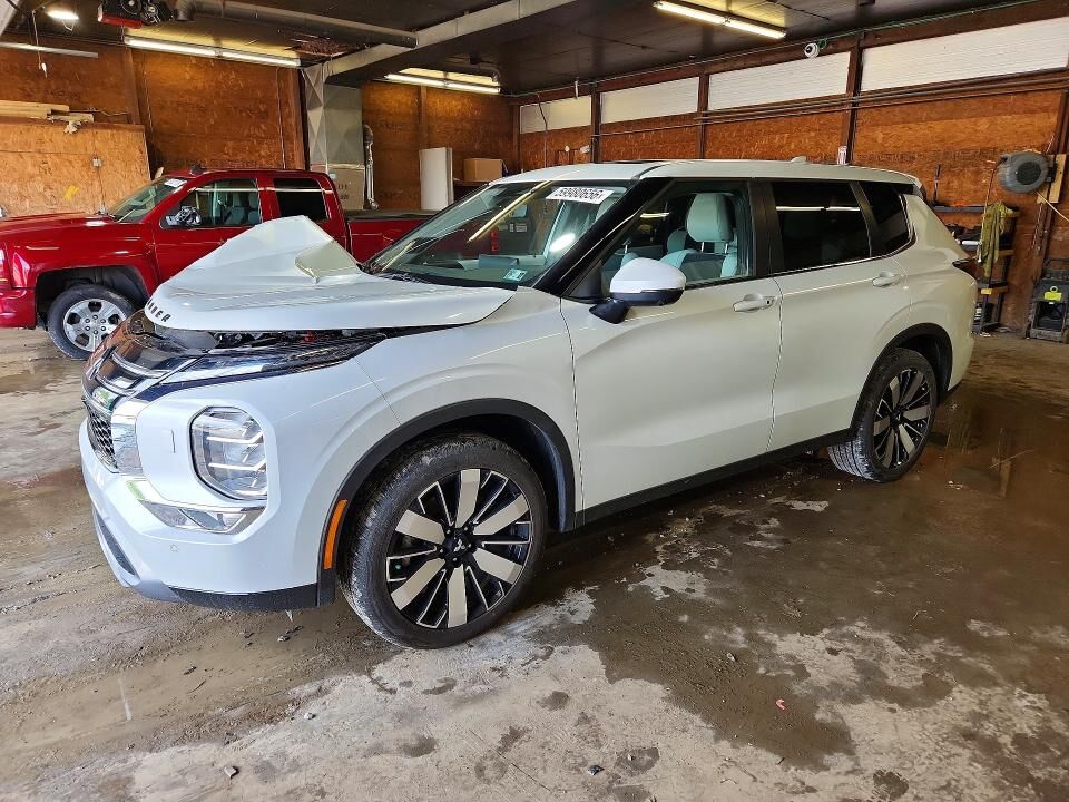 2025 MITSUBISHI Outlander